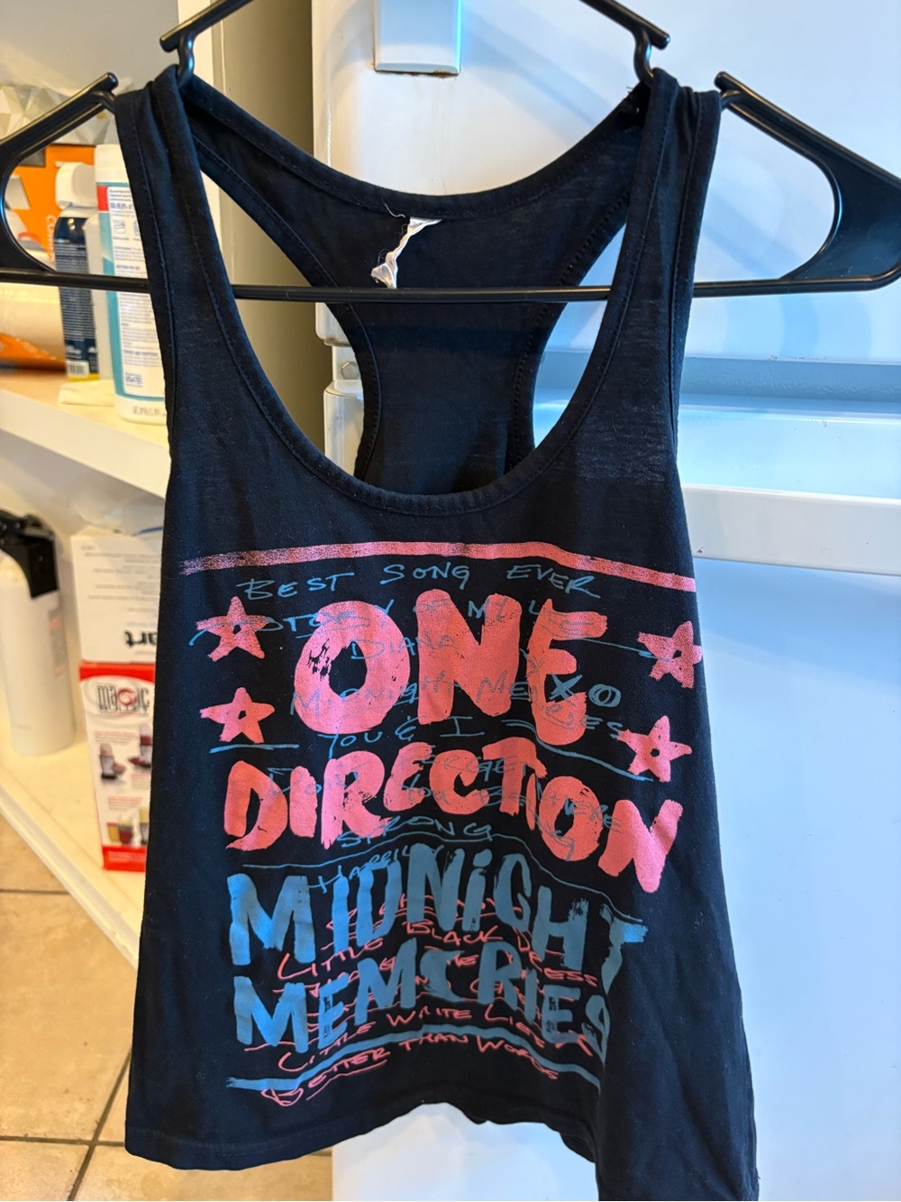 One Direction midnight memories tank top runs small like XXS